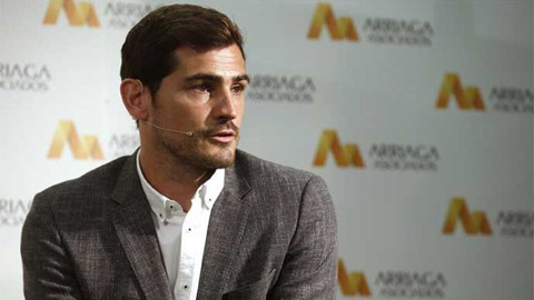Vì sao Casillas không bầu Quả bóng Vàng 2015?