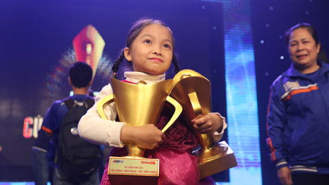 Kỳ thủ nhí Cẩm Hiền giành giải VĐV trẻ xuất sắc nhất năm 2015