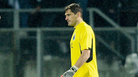 Casillas mắc sai lầm khó tin ở trận thua của Porto