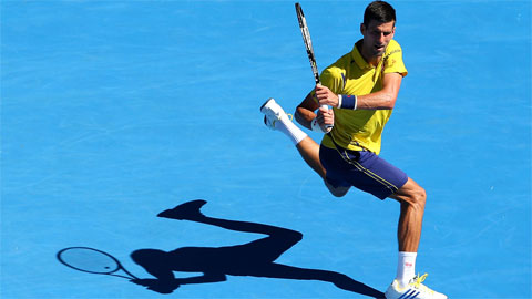 Djokovic lách qua khe cửa hẹp vào tứ kết Australian Open