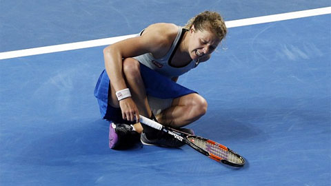 Chuột rút khiến tay vợt nữ khóc như mưa ở Australian Open