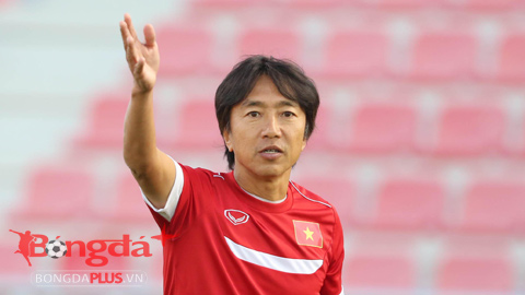 Cầu thủ Việt Nam hay gọi HLV Toshiya Miura là gì?