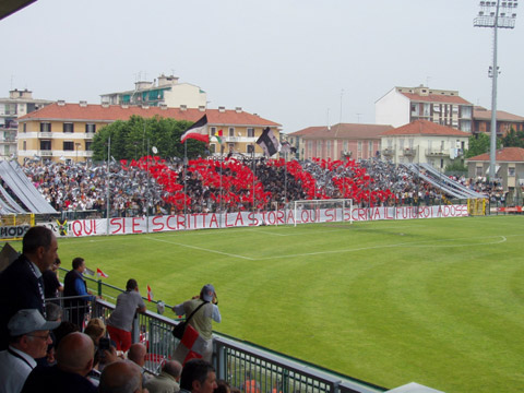 Sân nhà với sức chứa nhỏ bé của Alessandria