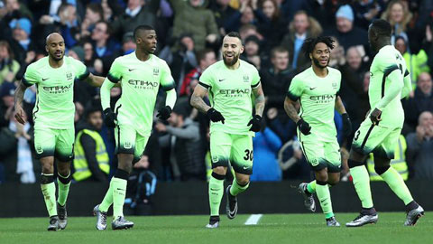 Man City dễ dàng đánh bại Aston Villa