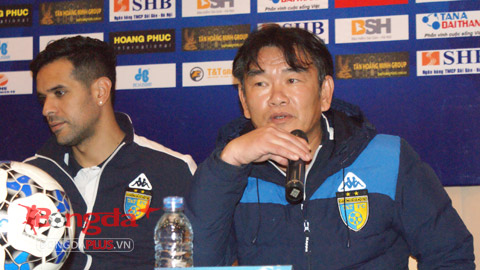 HLV Phan Thanh Hùng muốn Hà Nội T&T có thành tích tại sân chơi châu Á