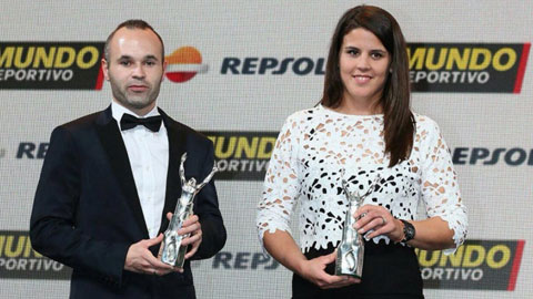 Iniesta nhận giải nam VĐV thể thao hay nhất Tây Ban Nha 2015