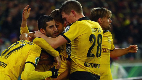 Aubameyang tỏa sáng đưa Dortmund vào bán kết Cúp QG Đức