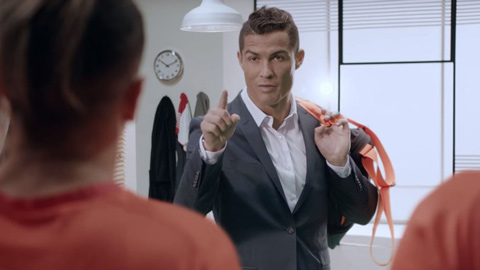 Ronaldo mất fan sau quảng cáo phản cảm ở Israel