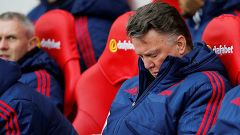 Van Gaal lại thua, tỷ lệ cược Mourinho về M.U tăng mạnh