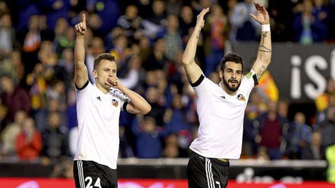 Valencia 2-1 Espanyol: HLV Gary Neville có chiến thắng đầu tiên ở La Liga