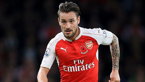 Debuchy không thể tìm được vị trí chính thức tại Arsenal