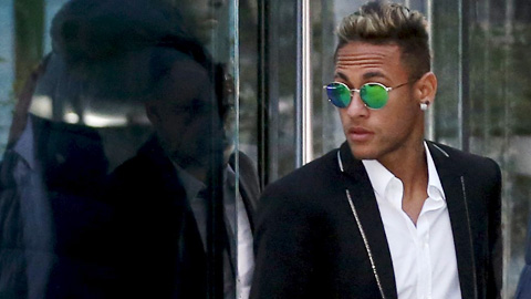 Neymar bị phong tỏa 43 triệu euro vì trốn thuế