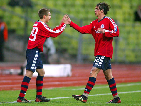 Lahm ra mắt tại Champions League vào ngày 13/11/2002 trong trận hòa 3-3 giữa Bayern Munich và Lens, anh được tung vào sân ở những phút bù giờ hiệp 2 thay cho Markus Feulner.