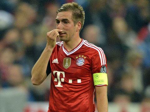 Đây chính là thất bại nặng nề nhất Lahm từng phải nhận tại đấu trường Champions League. Vì vậy, sau tiếng còi mãn cuộc, tất cả đã thấy những giọt nước mắt lăn dài trên má người thủ quân mẫn cán này.