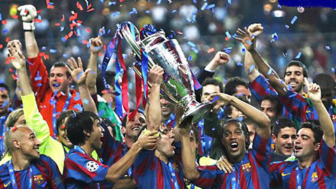 10 năm trước, kỷ lục gia Arsenal bị Barca cướp Champions League trước mũi