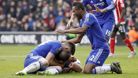 Chelsea hồi sinh mạnh mẽ với lần đầu thắng 2 trận liên tiếp ở mùa 2015/16