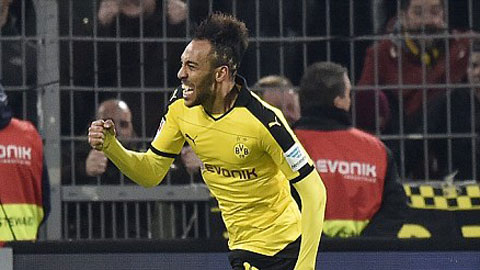Dortmund ngược dòng 10 phút cuối, tiếp tục bám đuổi Bayern