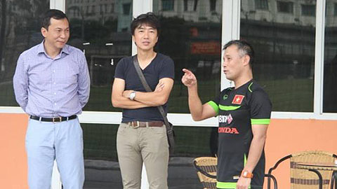 HLV Miura và Takashi vượt 500km cổ vũ cho tuyển nữ Việt Nam