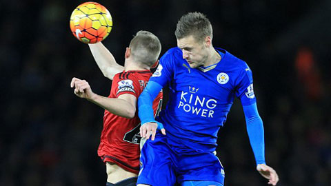 Leicester bị cầm chân, nguy cơ mất ngôi đầu Ngoại hạng Anh