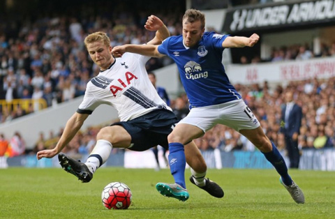 Các cầu thủ Tottenham không ngại tắc bóng hay phạm lỗi