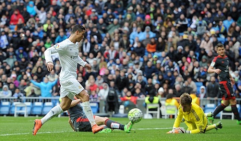 Ronaldo lột xác trong hiệp 2