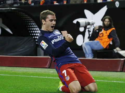 Griezmann ăn mừng bàn thắng vào lưới Valencia