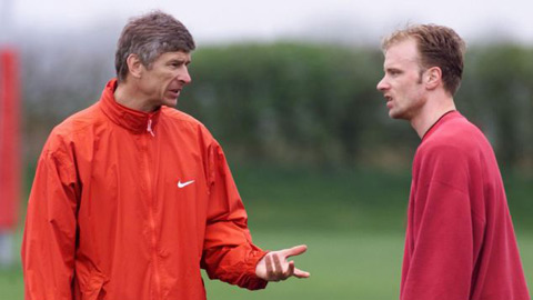 Chia tay Wenger, Arsenal bén duyên Bergkamp?
