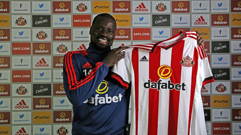 Eboue vừa ký hợp đồng với Sunderland