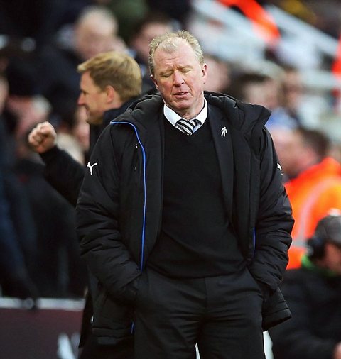 Cuối cùng McClaren cũng bị Newcastle sa thải