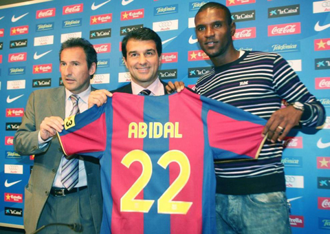Eric Abidal: 15 triệu euro từ Lyon (2007-2013; 193 trận)