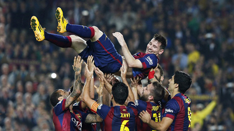 Giờ Leo Messi là siêu... tiền vệ