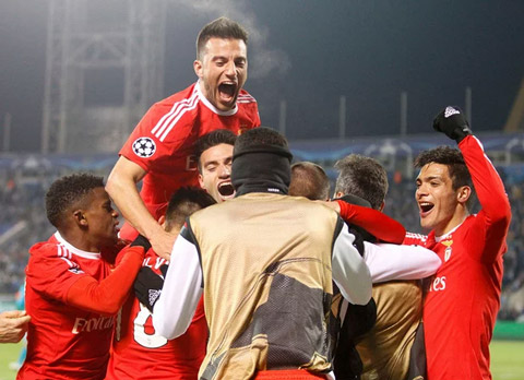 Benfica đánh bại Zenit một cách thuyết phục để vào tứ kết Champions League