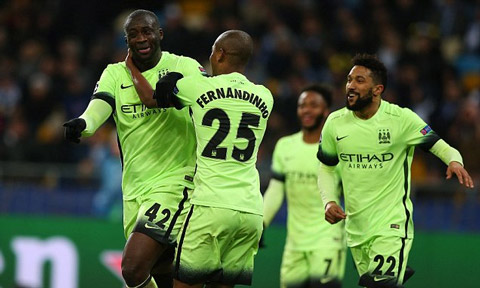 Man City lần đầu tiên giành tấm vé vào tứ kết Champions League