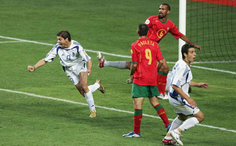 Bồ Đào Nha thất bại trước Hy Lạp trong trận chung kết EURO 2004