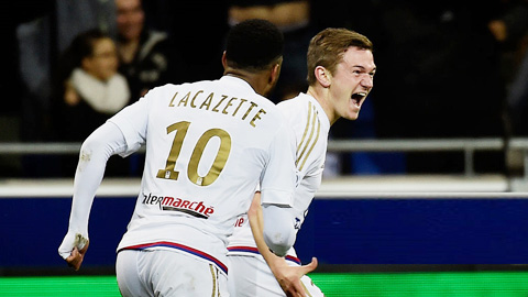 Ligue I: Hạ Nantes 2-0, Lyon rộng đường giành ngôi Á quân