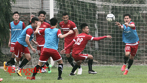 ĐT Việt Nam chơi bóng ma bằng tay như Đài Loan (TQ)