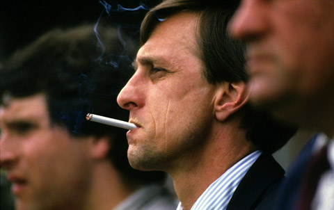 Cruyff từng hút 20 điếu thuốc/ngày cho tới khi phải trải qua 2 ca phẫu thuật tim hồi năm 1991. Sau đó, ông đã quyết định bỏ thuốc