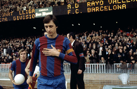 Huyền thoại Barca, Johan Cruyff đi đầu trong cuộc tiếp đón Rayo Vallecano tại La Liga vào ngày 8/1/1977