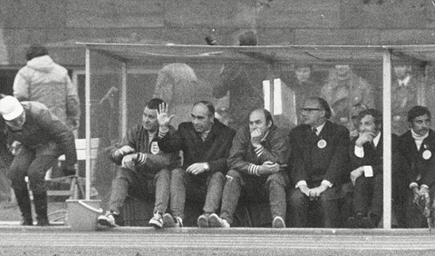 Sir Alf Ramsey tỏ vẻ thất vọng trong trận hòa 0-0 với Tây Đức, qua đó bị loại khỏi EURO 1972