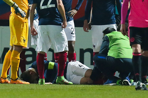 Laporte gặp chấn thương nghiêm trọng trong màu áo U21 Pháp