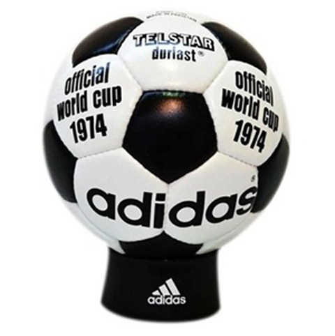 VCK EURO 1976 (Nam Tư cũ): Vẫn như 4 năm trước, trái bóng dùng cho VCK World Cup 1974 được đem sử dụng cho ngày hội lớn nhất châu Âu 1976. Lần này, trái bóng mang tên Telstar Durlast Special Addition