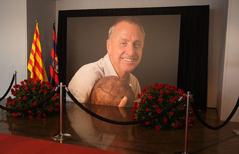 Huyền thoại Johan Cruyff ra đi ở tuổi 68