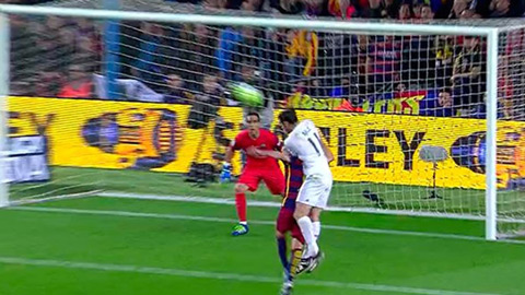 Gareth Bale bị trọng tài tước oan bàn thắng khó hiểu