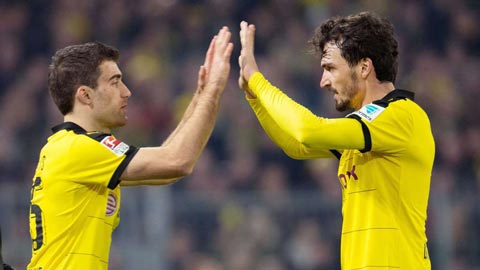 Sokratis và Hummels đã đồng loạt trở lại