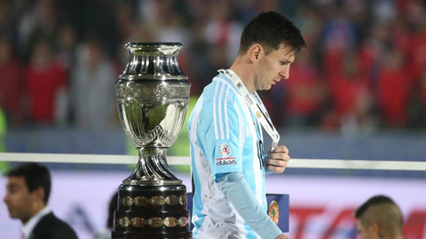 Messi khó dự Copa America 2016 vì bận... hầu tòa