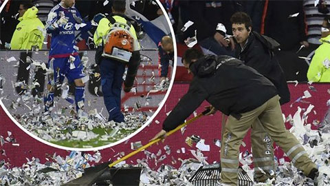 Trận đấu tại Ligue 1 bị gián đoạn vì giấy vụn