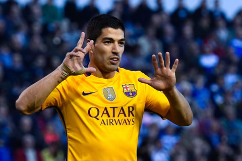 Suarez đóng góp 4 bàn vào chiến thắng 