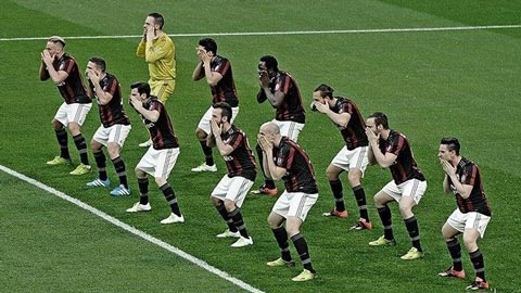 Lạ lẫm màn nhảy Haka của toàn đội AC Milan