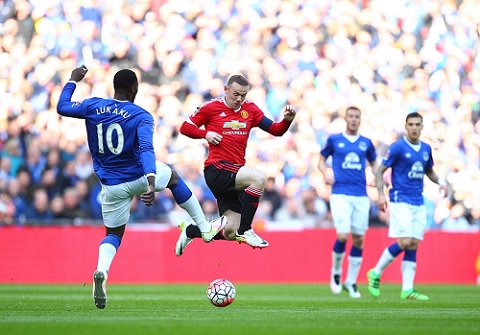 Rooney theo kèm Lukaku