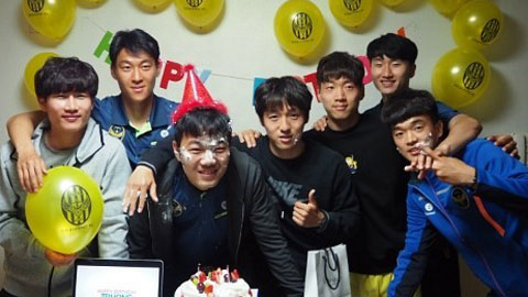 Xuân Trường được Incheon United tổ chức sinh nhật siêu dị